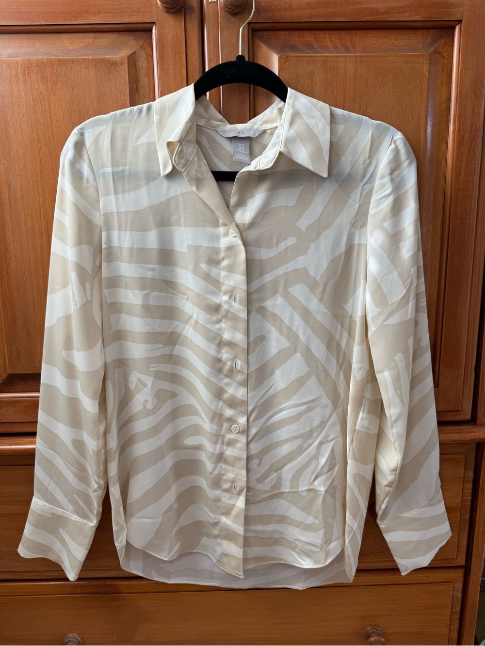 NWOT H&M Cream and Beige Zebra-Pattern Blouse